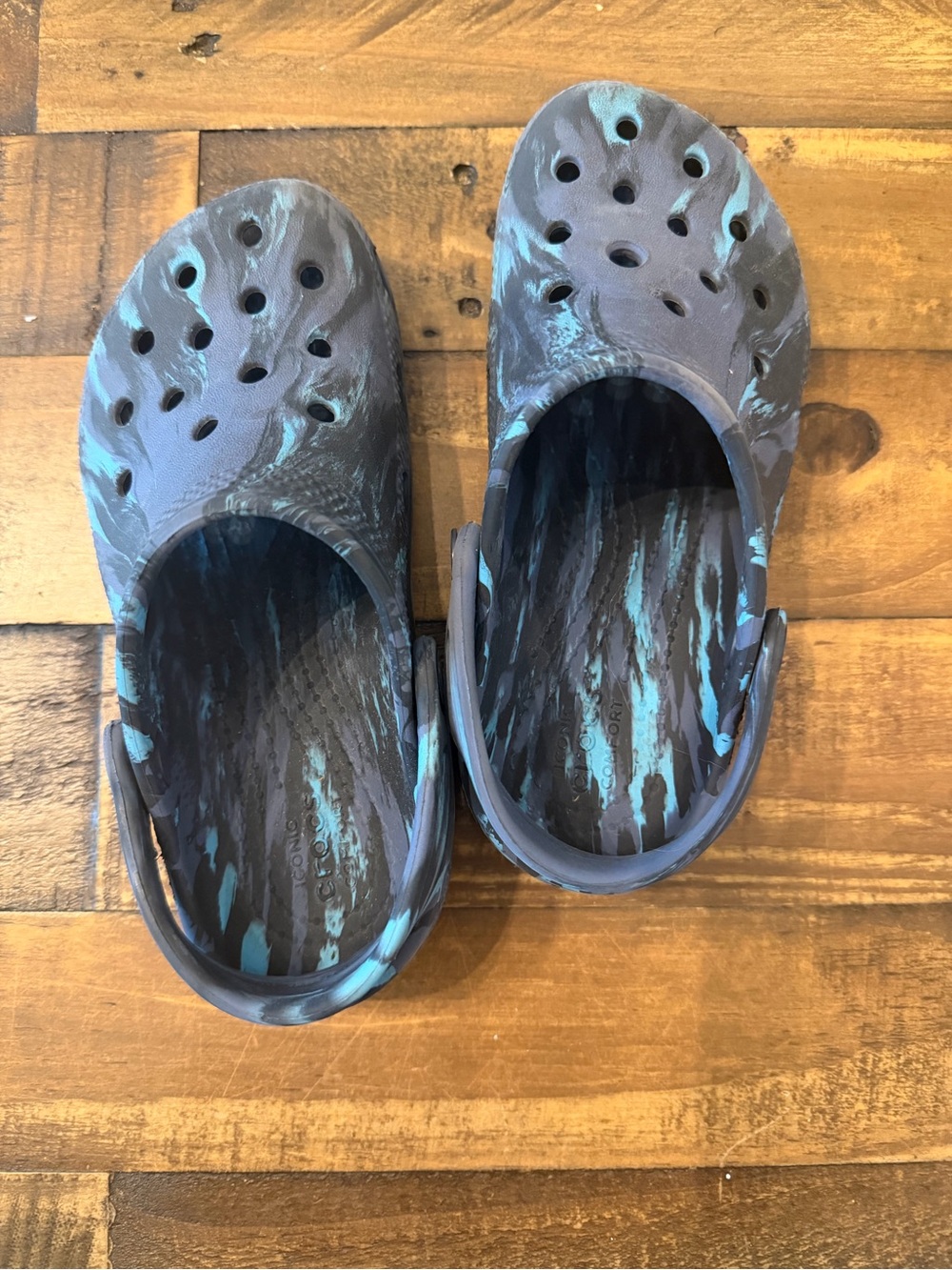 CROCS Kids Marbled Brown & Teal Clog